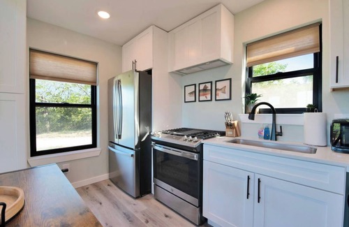 Davis Cabin | Brand New! Lofted Lookout - gorgeous views near Turner Falls