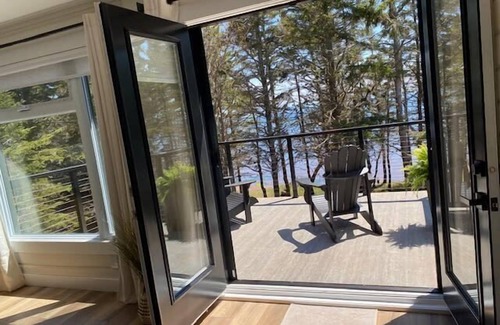 Cape Traverse House | Brand New Luxury Ocean Beachhouse - Amazing Views, Private Beach, Great Fishing!