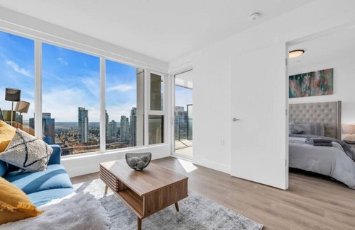 Metrotown Apartment | Brand new Luxury 1bd+1ba@Metrotown
