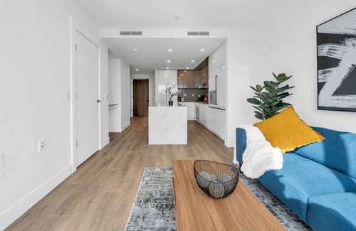 Metrotown Apartment | Brand new Luxury 1bd+1ba@Metrotown
