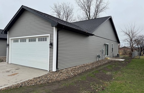 Saginaw Apartment | BRAND NEW Luxury 3-bedroom 2 bath apartment in Saginaw, MI