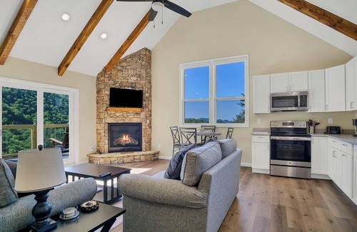 Townsend House | Brand new luxury home with a magnificent view , and luxurious hot-tub