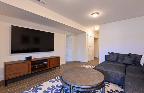 Arnold House | Brand New Luxury Waterfront Home