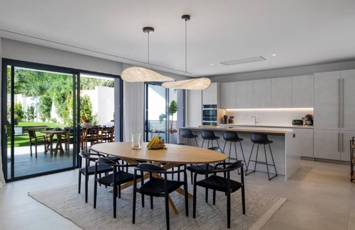 Marbella Villa | Brand New Modern 5 BDRM Villa in Puerto Banús