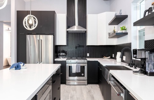 Temecula Villa | Brand New Modern Romantic Couples Getaway in Wine Country