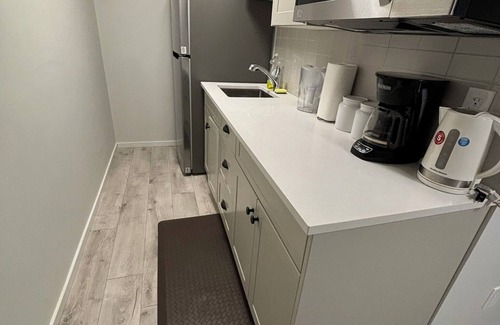 Regina House | Brand New, Modern & Spacius guest Suite