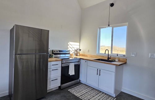 Bozeman Cabin | BRAND NEW Mountain View Cabin, Rural Setting 30 Min. from Big Sky! Dogs Welcome!