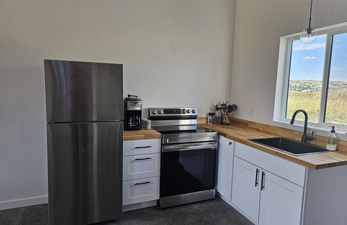 Bozeman Cabin | BRAND NEW Mountain View Cabin, Rural Setting 30 Min. from Big Sky! Dogs Welcome!