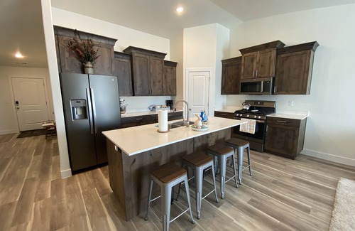 Cedar City House | BRAND NEW,Non-Smoking Property,Quiet part of town with beautiful mountain views!