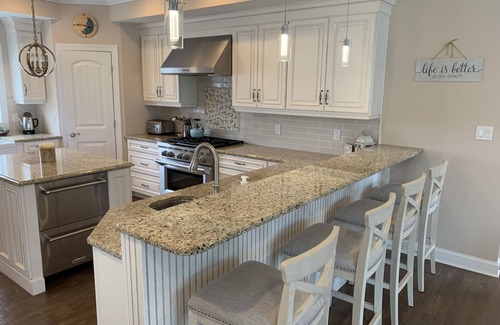 Ship Bottom House | BRAND NEW - Oceanside - 6 BR - Sleeps 15+ - Pool, Hot Tub, Game Room, Elevator