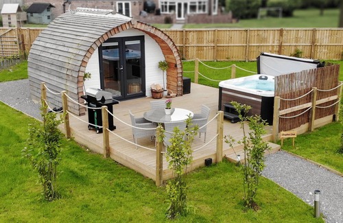 Stillington Cabin | Brand new pod with a hot tub, dogs allowed, in the heart of North Yorkshire.