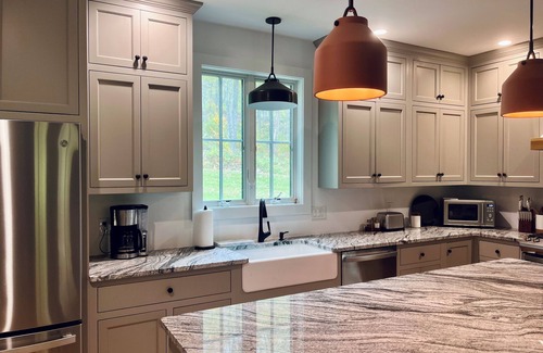 Pownal House | Brand-new, PRIVATE 3-bed mountain retreat w/hiking trails, HOT TUB, fire pit!