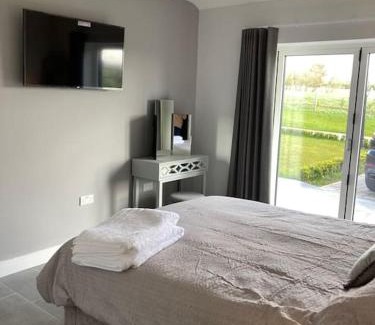 Bonvilston House | Brand new purpose built 3 bedroom holiday barn