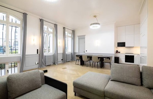 Quartier de la Plaine-de-Monceaux Apartment | Brand New&refurbished!In a former private mansion a few steps from Place Pereire