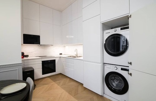 Quartier de la Plaine-de-Monceaux Apartment | Brand New&refurbished!In a former private mansion a few steps from Place Pereire