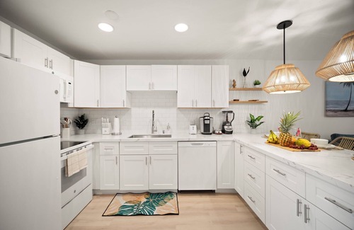 Nawiliwili Condo | BRAND NEW REMODELED 2/2 Family Getaway! Walk to Amazing Beach, AC & WiFi