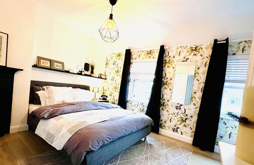 Dublin House | Brand New Renovation: Dublin central: Gilligan House