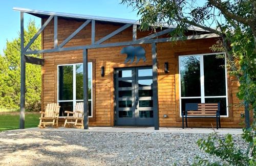 Purcell House | Brand New Rustic Cabin with pool table and fireplace