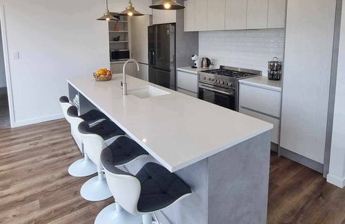 Mahurangi West House | Brand new Snells Beach Holiday Home