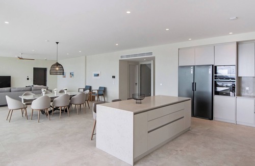 Perigiali Villa | Brand new Spacious 6 bedroom villa with stunning view, close to beach.