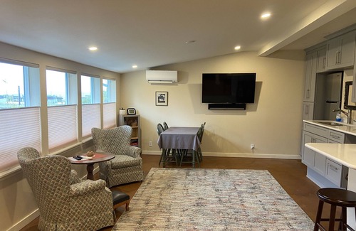 Newport Apartment | Brand new Studio Apartment, Ocean Views. 5 min to Beach. 30 day long term rental