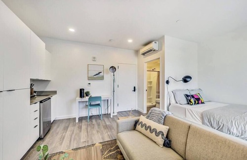 Downtown Oakland Apartment | Brand New Studio Suite near DT Oakland