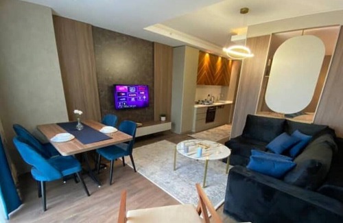 Mahmutbey Apartment | Brand-New Stylish Suite - Near Mall of Istanbul