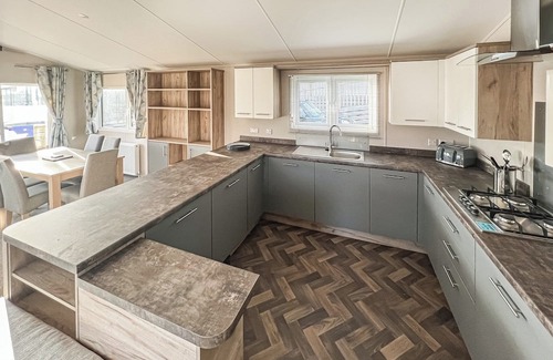 Ore Ski Chalet | Brand new unit to the Hire fleet, stunning 20ft x 40ft accommodation.