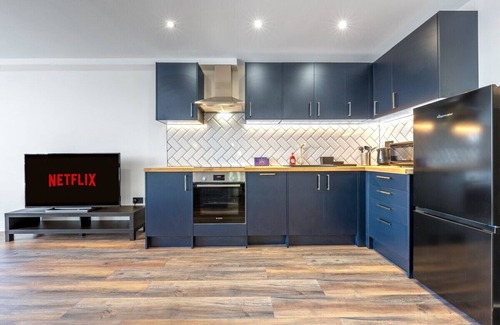 Harlesden Apartment | Brand New Zone 2 Apt - Sleeps 5