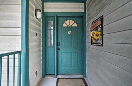 Branson Apartment | Branson Getaway ~ 7 Mi to Silver Dollar City!