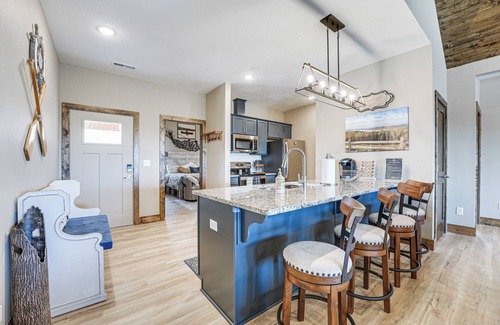 Table Rock Cabin | Branson Log Cabin Near Silver Dollar City & Lake!