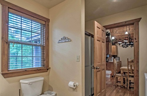 Branson West Cabin | Branson West Retreat: 2 Suites w/ Ideal Location!