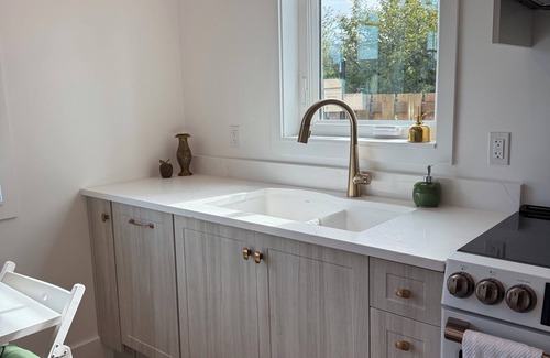 Campbell River House | Brass Apple Cottage, Brass Apple Cottage - brand new in Campbell River