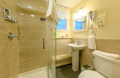 Stowe Bed & Breakfast | Brass Lantern Inn