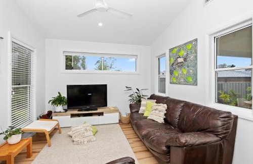 Dolphin Point House | Break Away
