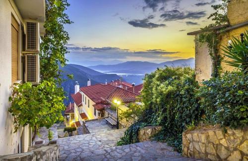 Delfoi Apartment | Breathe in Delphi - Family Apt with Mountain View