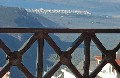 Delfoi Apartment | Breathe in Delphi - Family Apt with Mountain View
