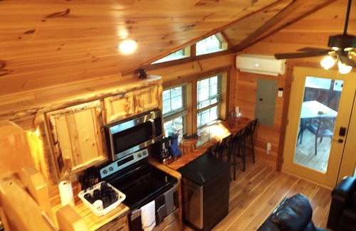 Marshall Cabin | Breathtaking 2BR escape w/scenic views & firepit