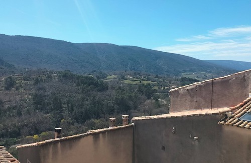 Bonnieux Apartment | Breathtaking apartment with a south-facing terrace overlooking the Luberon