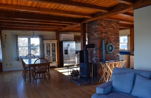 Weekapaug House | Breathtaking Beach House on the Water