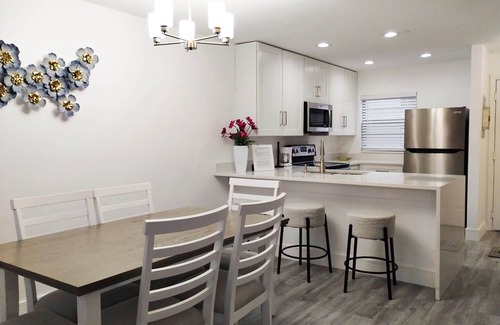 Kissimmee House | Breathtaking Fantasy World, Newly Renovated Near Disney 2+2 with Waterpark