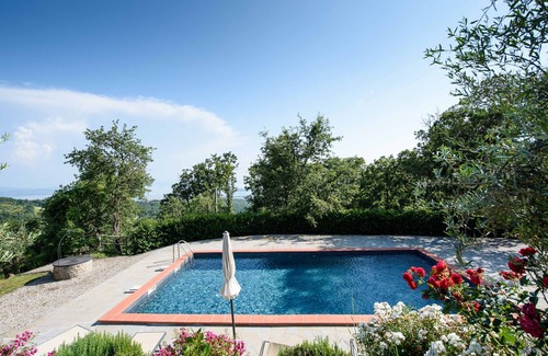 Lisciano Niccone Villa | Breathtaking lake Trasimeno view villa 10 people