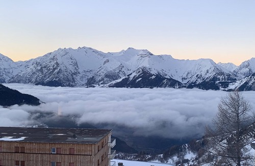 Viel-Alpe Apartment | BREATHTAKING MOUNTAIN VIEW LARGE APT DIRECT ACCESS TO CHAIRLIFT & SLOPES OFFERS