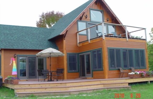 Moriah Center House | Breathtaking New Premier Lake Champlain Waterfront Beach,Foliage,Ski Escape!