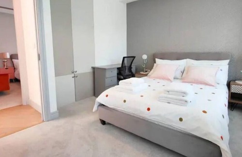 Kilburn Bed & Breakfast | Breathtaking Park Views in the Heart of London
