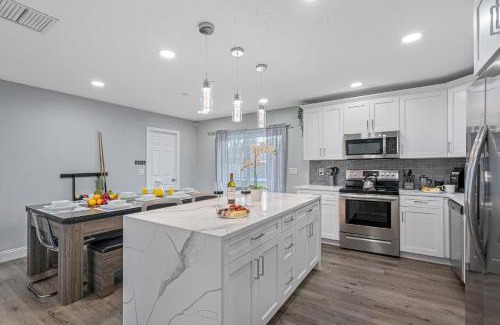 Terrace Park House | Breathtaking & Renovated Tampa Heated Pool House