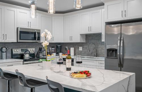 Terrace Park House | Breathtaking & Renovated Tampa Heated Pool House