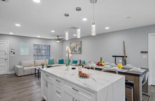 Terrace Park House | Breathtaking & Renovated Tampa Heated Pool House