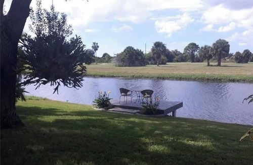 Pebble Beach House | Breathtaking sunsets on beautiful canal with private dock