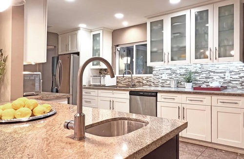 Shadow Hills House | Breathtaking Views Near Hollywood Studios